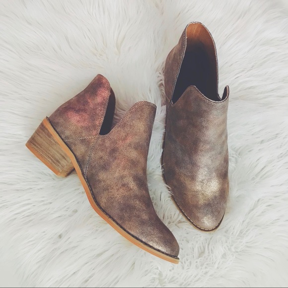 Corky’s Bronze Booties - Picture 1 of 1